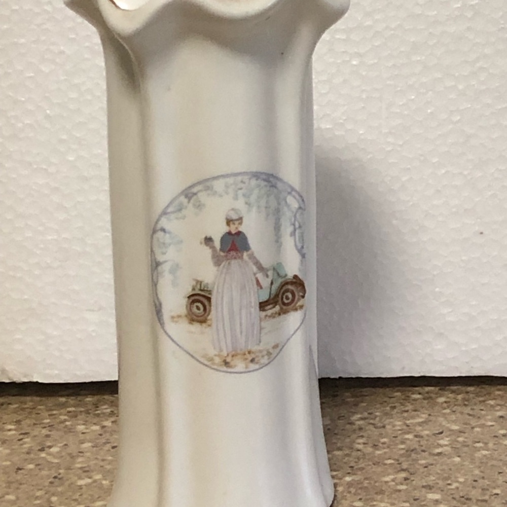 White Fine Bone China Porcelain Decorative Vase with Vintage Woman Illustration